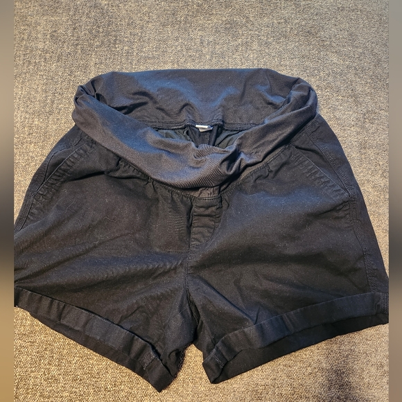 Maternity Rollover-Waist OGC Chino Shorts -- 5-inch inseam, Size L - Picture 2 of 5